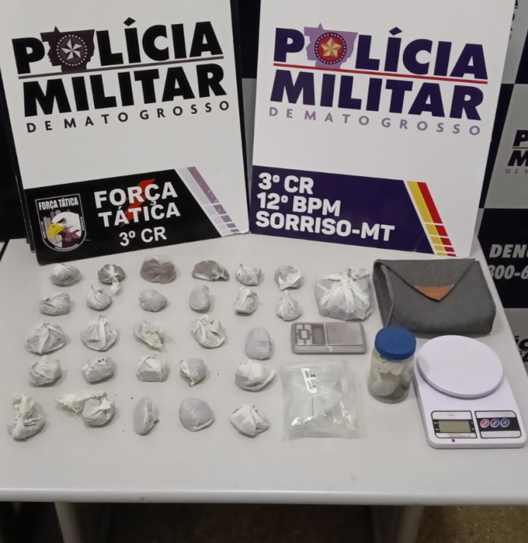 Adolescente e homem são detidos com porções de maconha pela PM