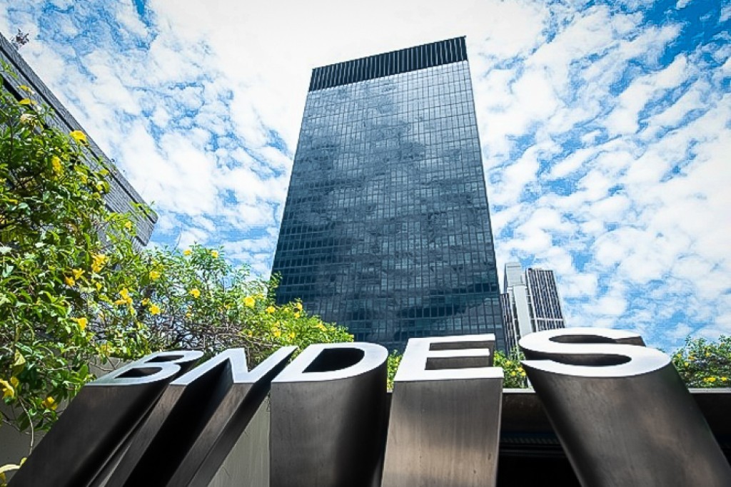 BNDES bate recorde e aprova R$ 5,3 bilhões em apenas oito dias