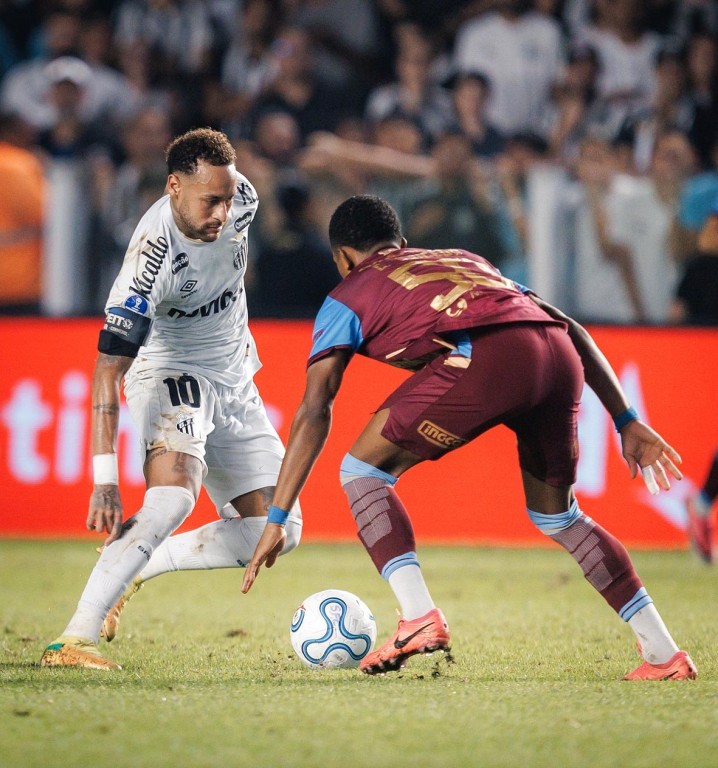 Santos vence Macará de virada e abre vantagem nas oitavas da Sul-Americana