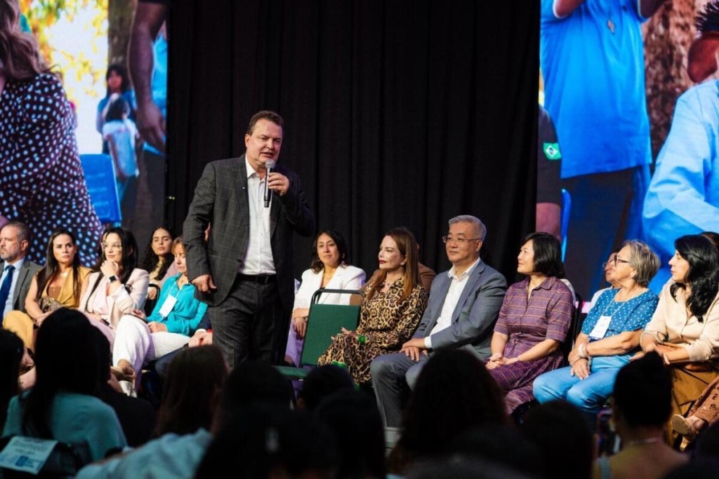 Max Russi participa de evento em homenagem às servidoras públicas