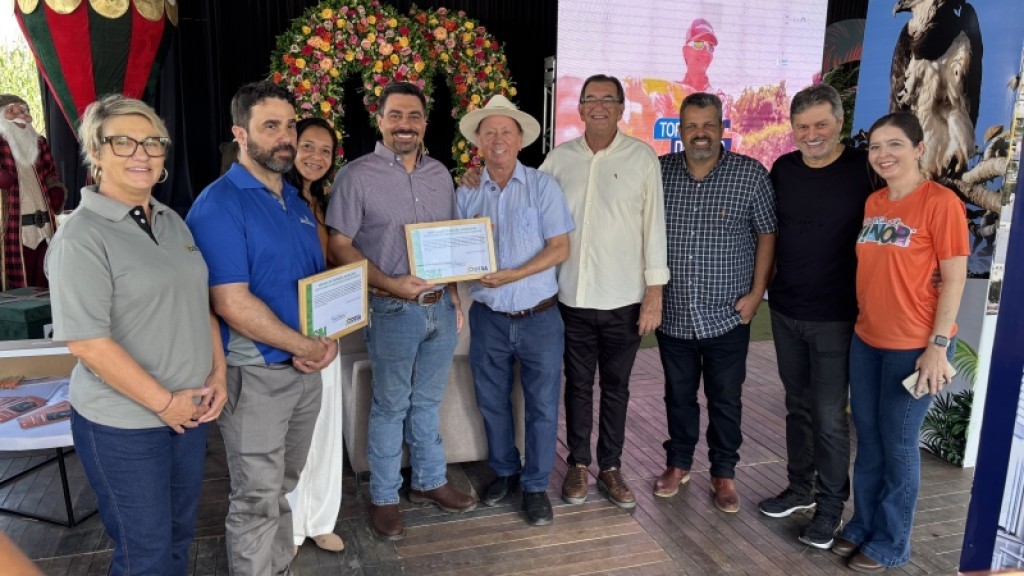 Prefeitura de Sinop entrega Selo Cidesa para produtores e abre portas para vendas em 16 municípios da região