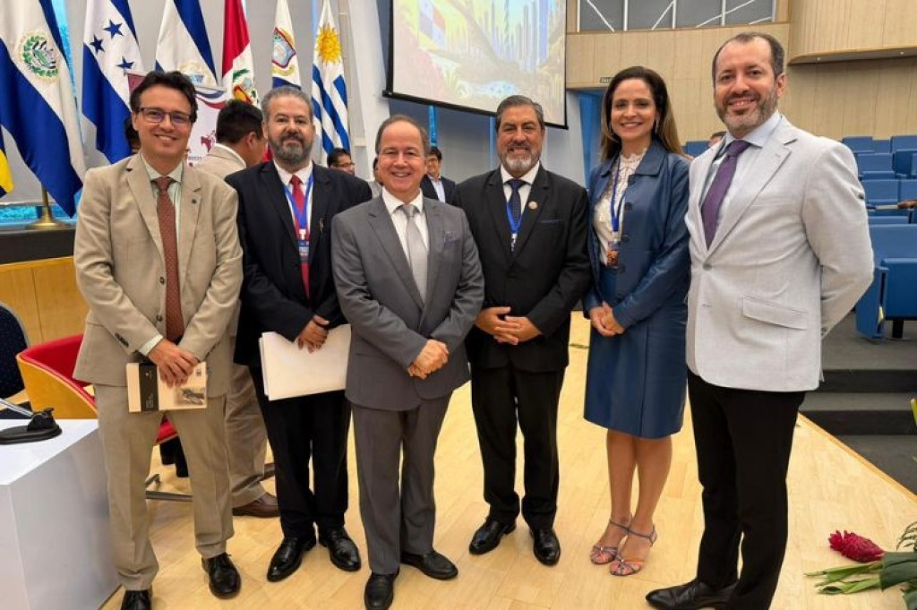 Promotora de Justiça do MPMT toma posse no Instituto Panamericano