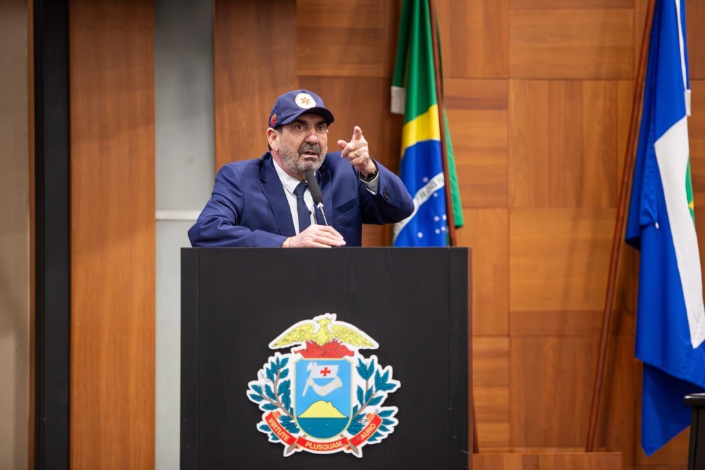 Dr. João articula reunião com governador para manter funcionamento do Samu