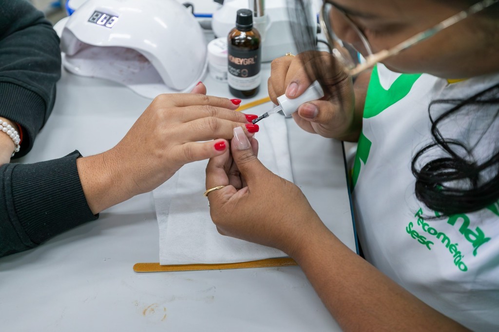 Moradoras do Passaredo e região concluem curso de Unhas em Gel e projetam aumento de renda