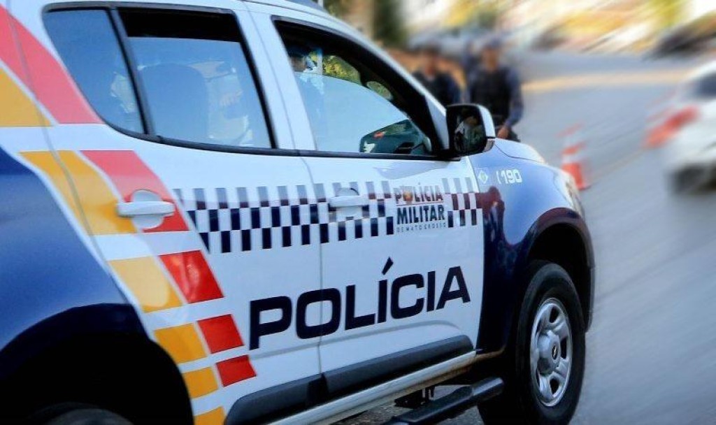 Polícia Militar prende suspeito por lesão corporal utilizando um facão durante briga em bar