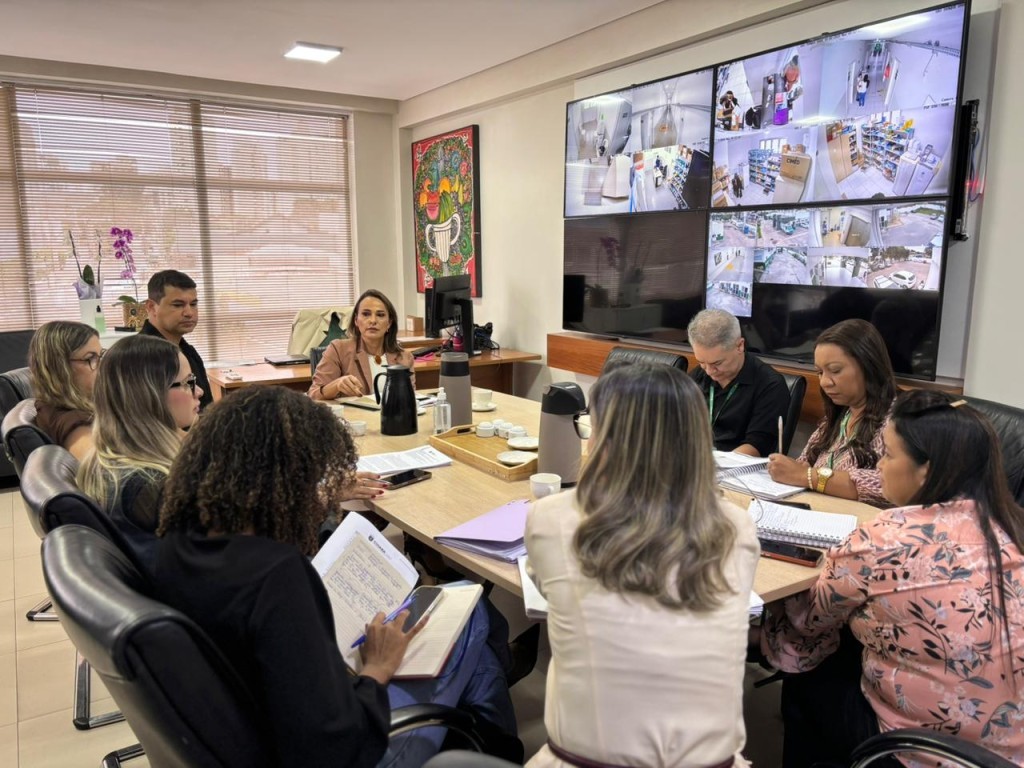 Secretária de Saúde reúne equipe gestora para alinhar ações e fortalecer os serviços prestados à população