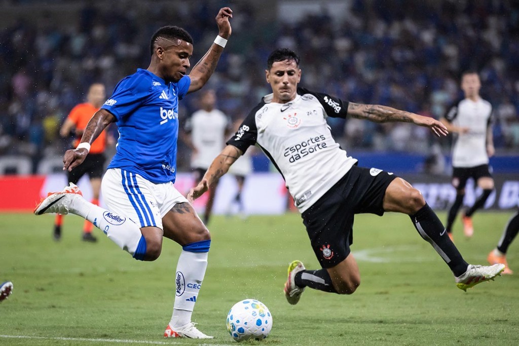 Corinthians arranca empate no Mineirão e complica a vida do Cruzeiro de Tite