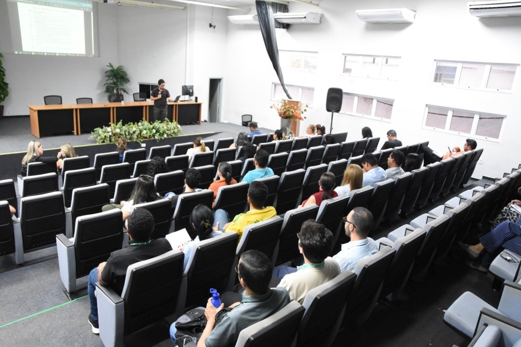 SME e Controladoria capacitam servidores para fortalecer fiscalização de contratos