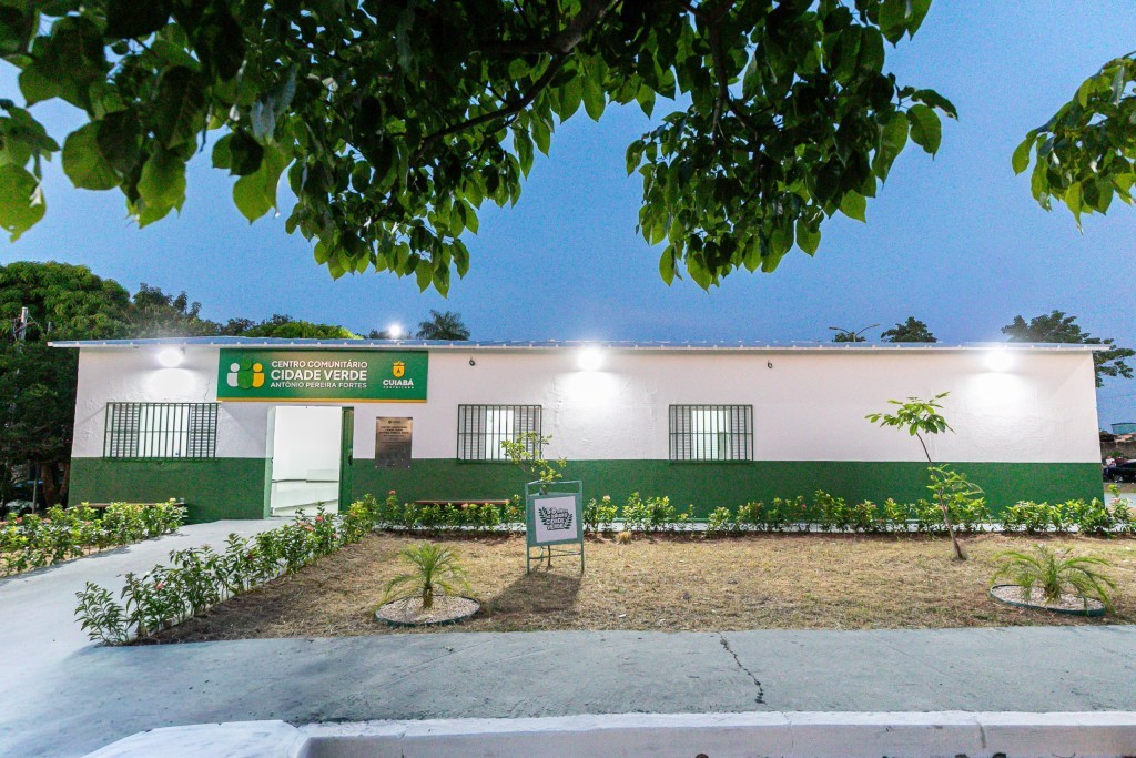 Prefeito entrega revitalização do Centro Comunitário e anuncia novo posto de saúde no bairro Cidade Verde