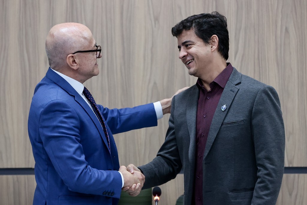 Juliano Melo assume Secretaria de Saúde com missão de fortalecer programa Fila Zero e ampliar centros de diagnóstico