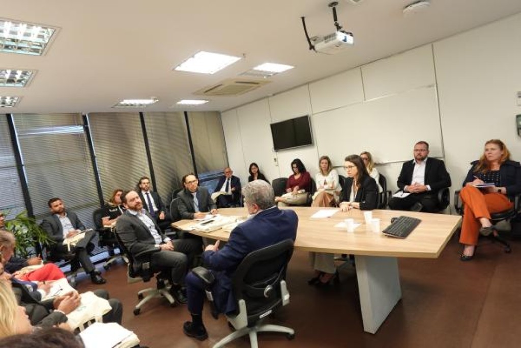 Maluf debate eficiência na saúde durante Seminário Sustentabilidade do SUS, em Brasília