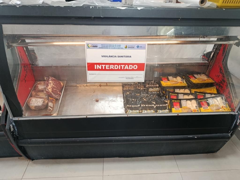 Polícia Civil e Vigilância Sanitária interditam açougue por risco iminente à saúde pública em Cuiabá