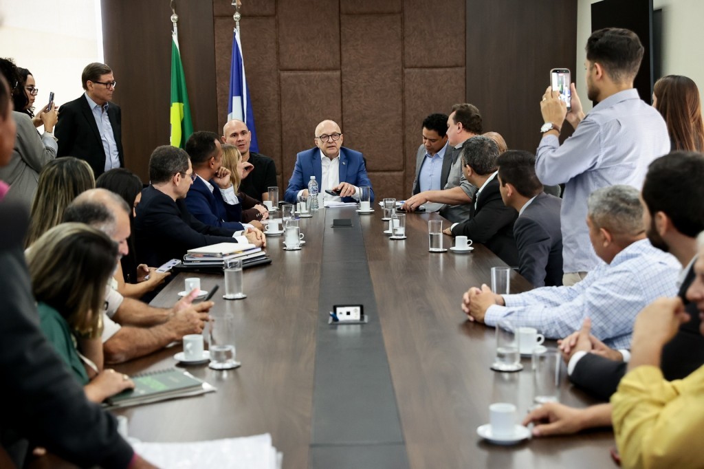 Governo de MT, AL, Poder Judiciário e Prefeitura de Cuiabá se reúnem para regularizar bairros Paraisópolis e Silvanópolis