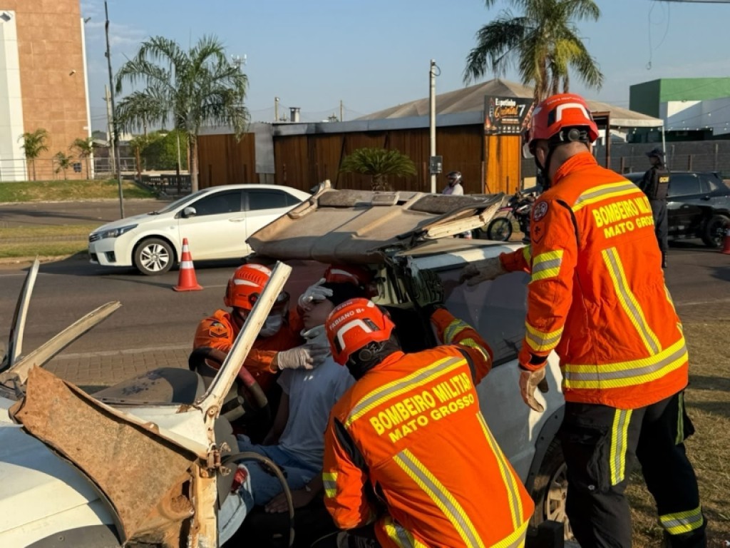 Prefeitura de Sinop encerra Semana Nacional do Trânsito com simulação de acidente grave na Av. André Maggi