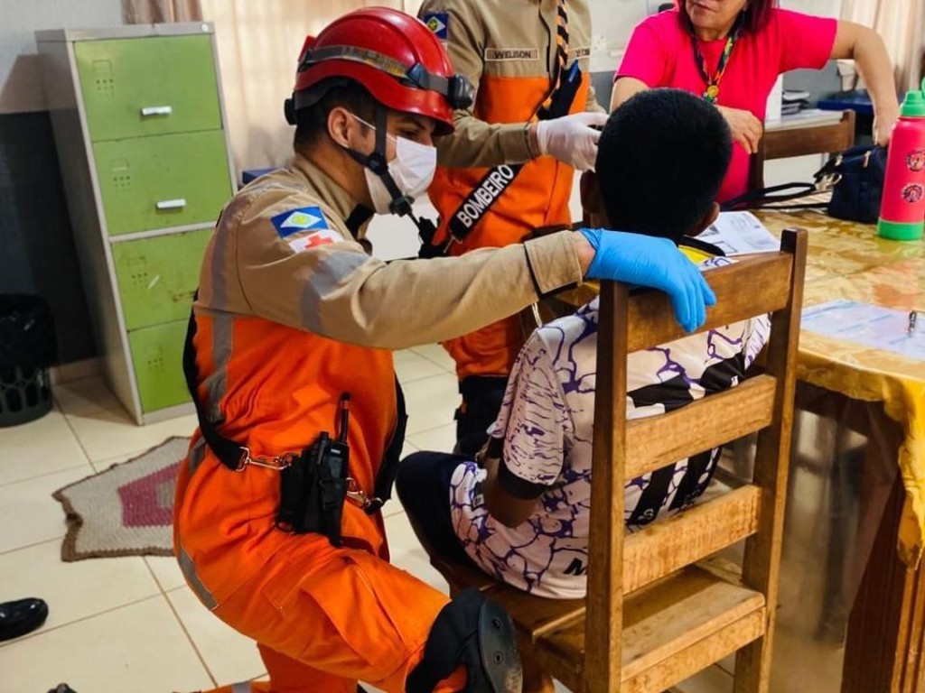 Corpo de Bombeiros presta socorro a estudante de 11 anos após mal súbito em escola