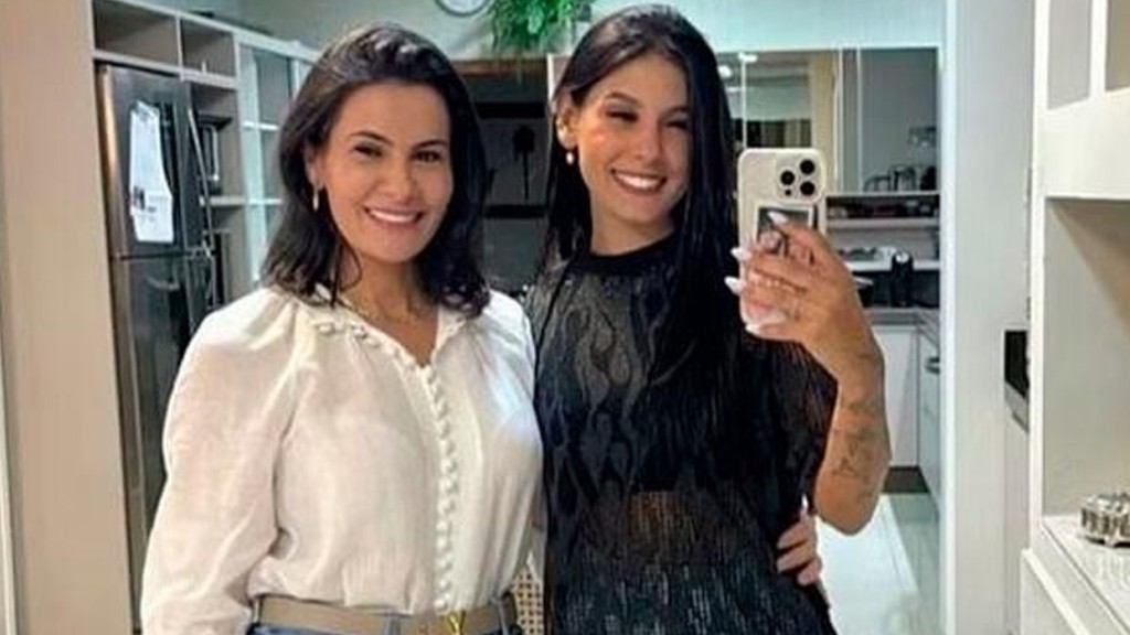 Ana Castela exibe momento especial ao lado da mãe, Michele e declara: ‘Meu mundo’