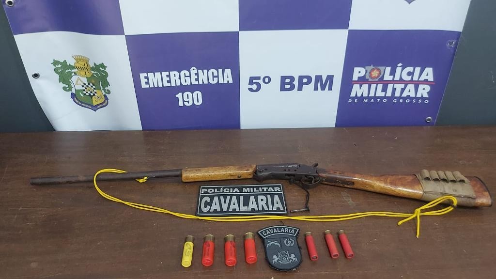 Cavalaria da PM prende homem por porte ilegal de arma em Rondonópolis