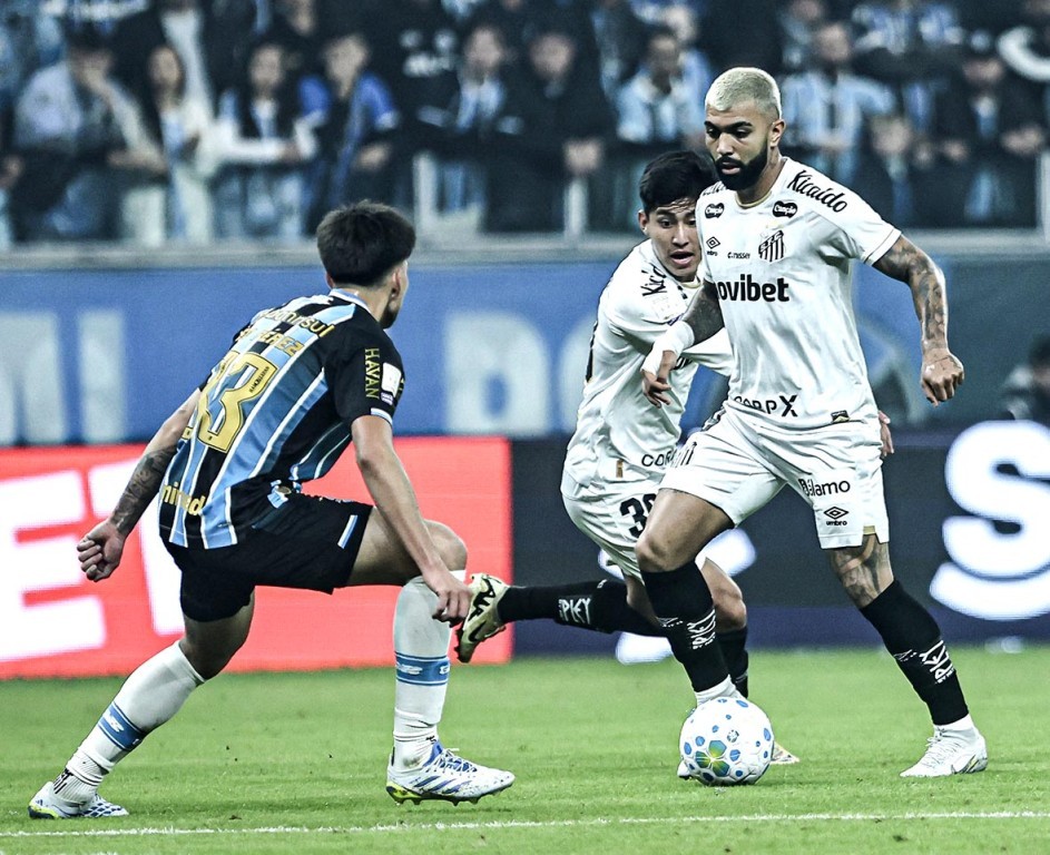 Grêmio vira sobre o Santos, empurra o Peixe para o Z4 e amplia pressão no Brasileirão