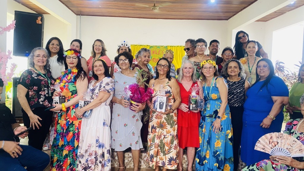 Mais de 150 idosos celebram a Primavera com baile, desfile e elegem rei e rainha em Cuiabá