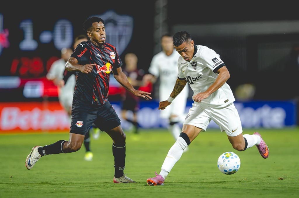 Red Bull Bragantino vence Atlético-MG e mantém 100% de aproveitamento no Brasileirão; Galo segue sem vitórias