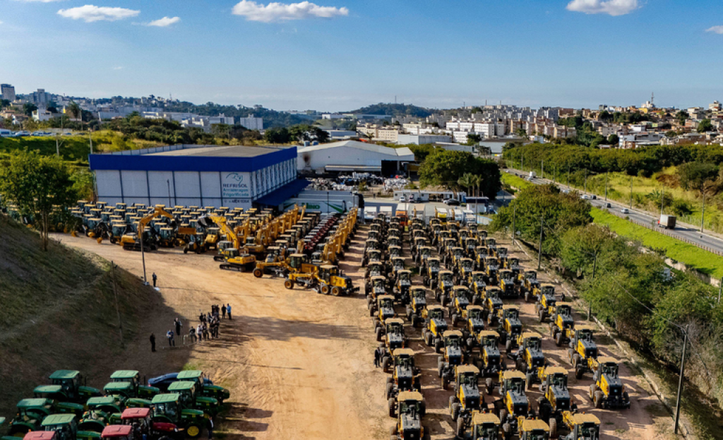 Programa federal entrega máquinas agrícolas para 301 municípios mineiros