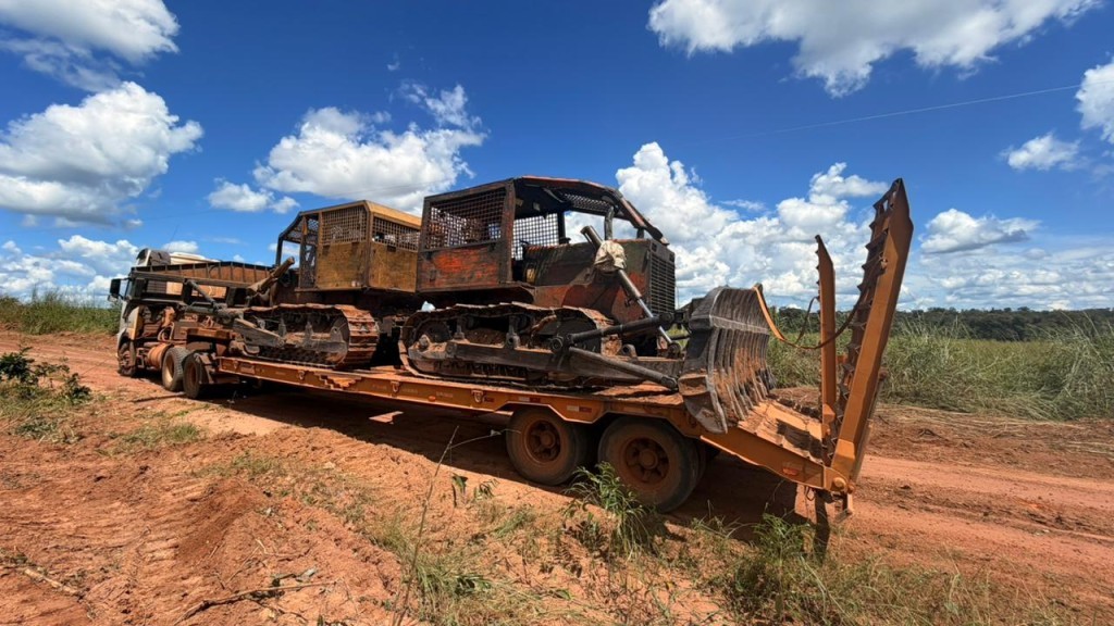 Sema apreende 3 tratores durante fiscalização ambiental em Santa Helena e Marcelândia