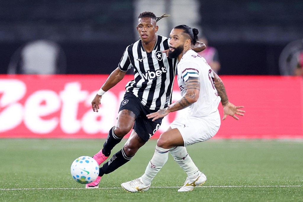 Fluminense reage no segundo tempo, empata com o Botafogo, mas amplia jejum no Brasileirão