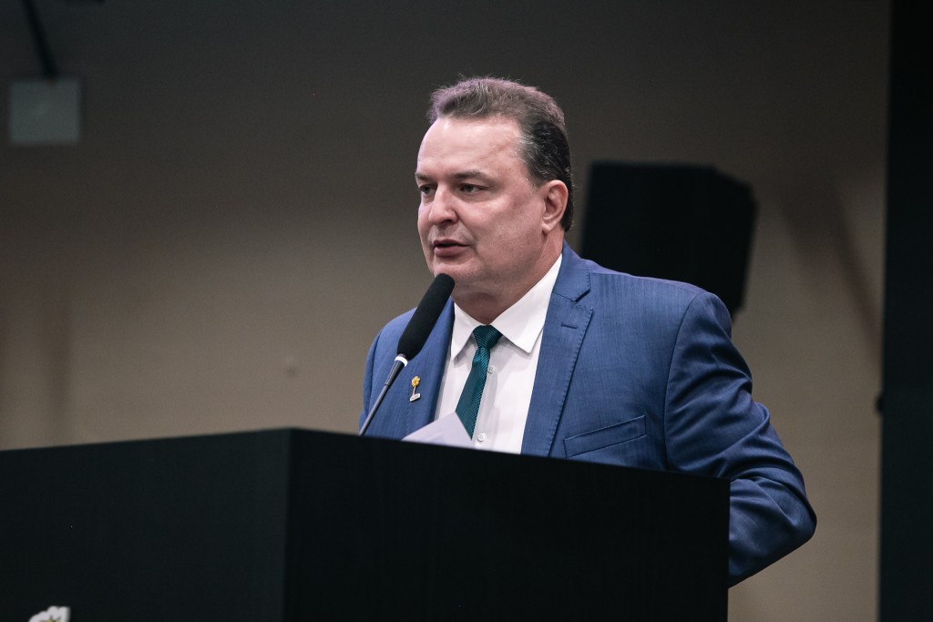 Max Russi cobra governo do estado para zerar impostos de medicamentos do programa Farmácia Popular