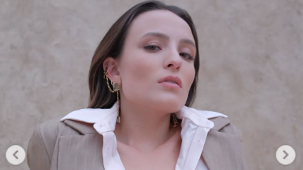 Larissa Manoela compartilha fotos do rolo da câmera e brinca com seguidores: ‘Mais’