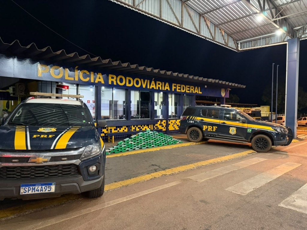 PRF apreende cerca de 133 kg de pasta-base de cocaína durante fiscalização na BR-364, em Rondonópolis (MT)