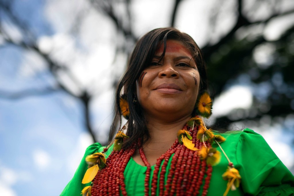 Mulher indígena assume vaga na ALMT e faz história ao dar voz aos povos originários