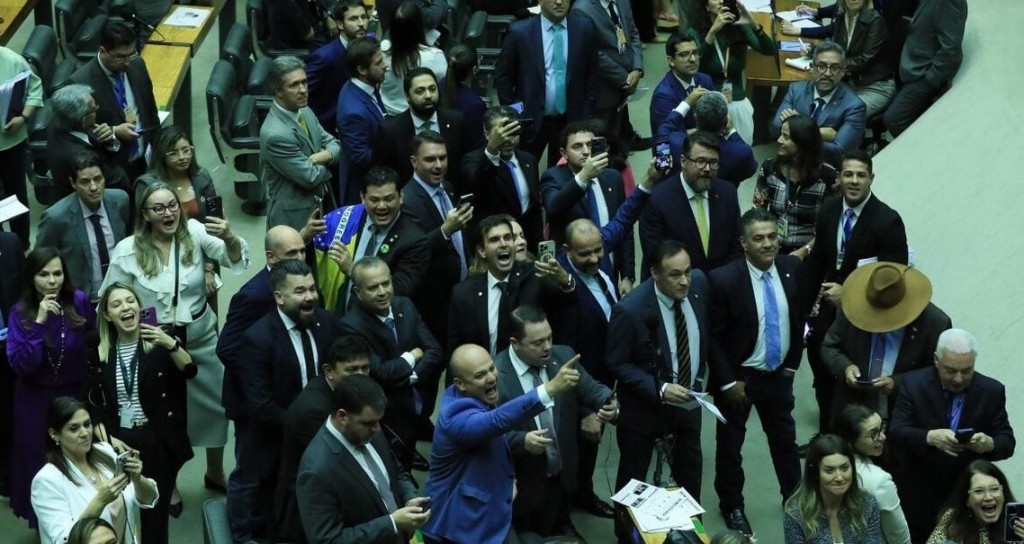 Congresso mantém isenção de FIIs e Fiagros na reforma tributária
