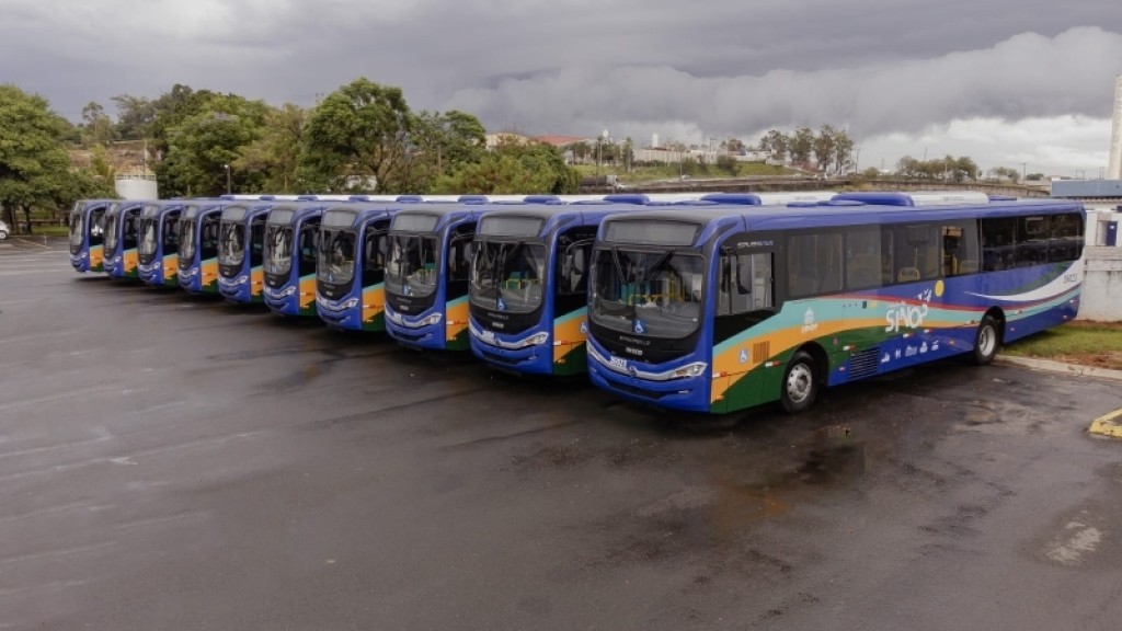Prefeitura de Sinop entrega 20 ônibus novos e tecnológicos para o transporte público coletivo nesta sexta-feira (17)