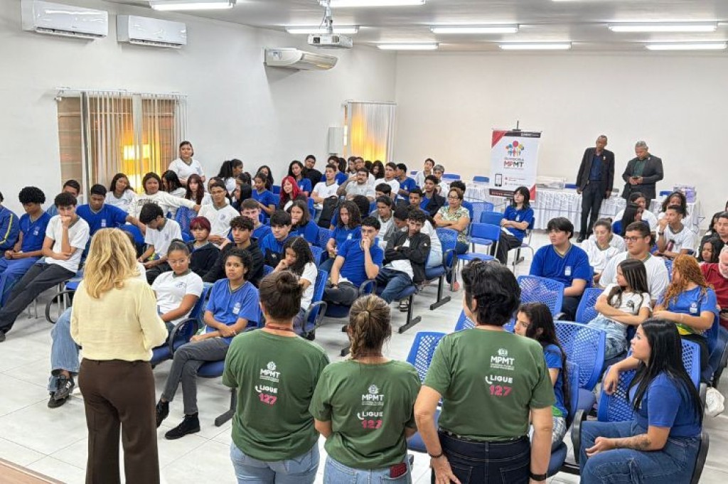 Jovem Ouvidor amplia ações em escolas estaduais da capital