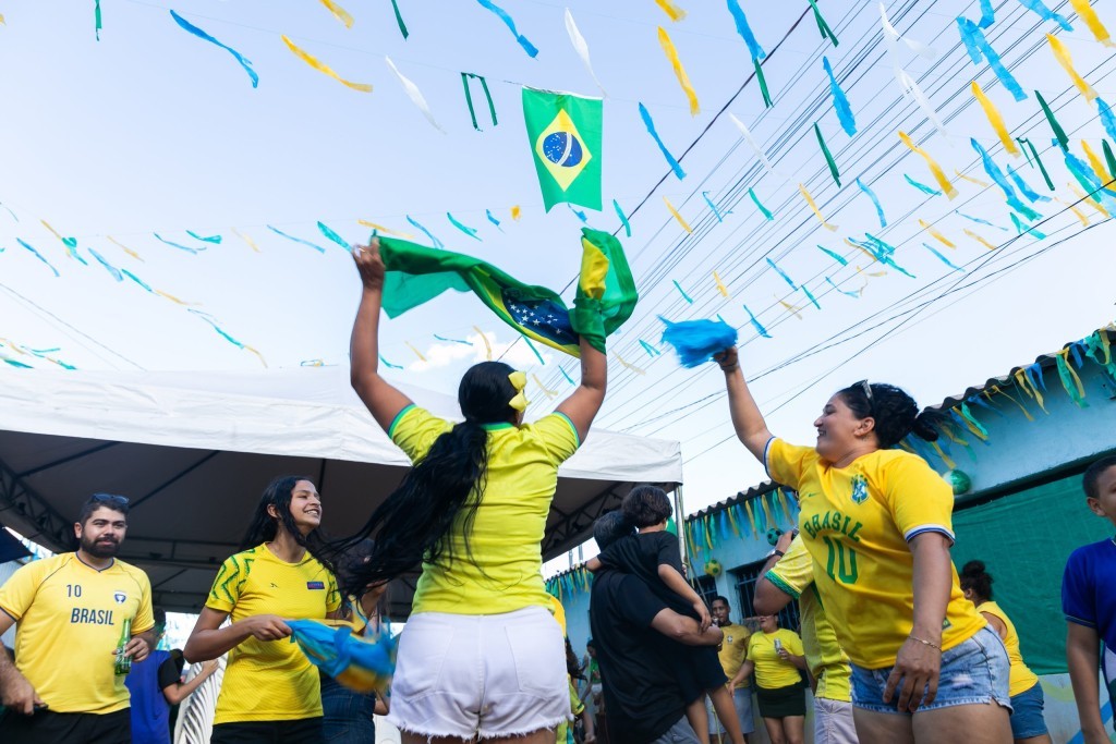 Minha Rua é Show de Bola: concurso abre nova votação para escolher ruas que ganharão telão durante jogos da Copa