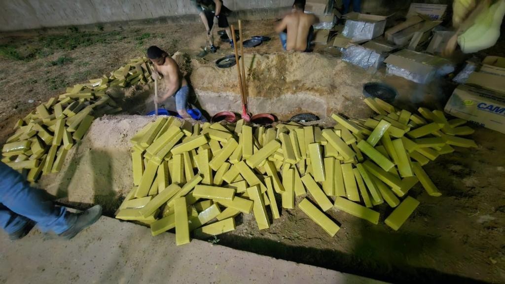 Polícia Civil apreende carregamento de quase 2 mil tabletes de maconha em Cuiabá