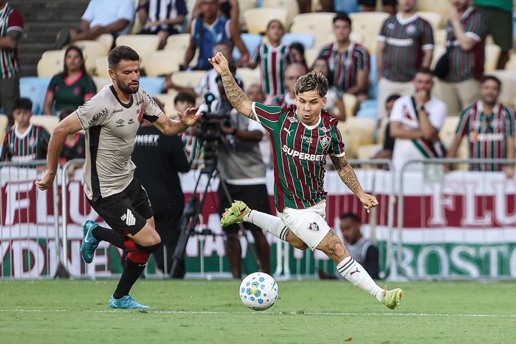 Fluminense vence Athletico-PR no Maracanã e assume a vice-liderança provisória do Brasileirão