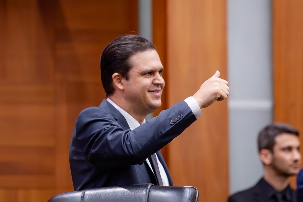 Lei cria Semana do Movimento Comunitário e valoriza lideranças dos bairros
