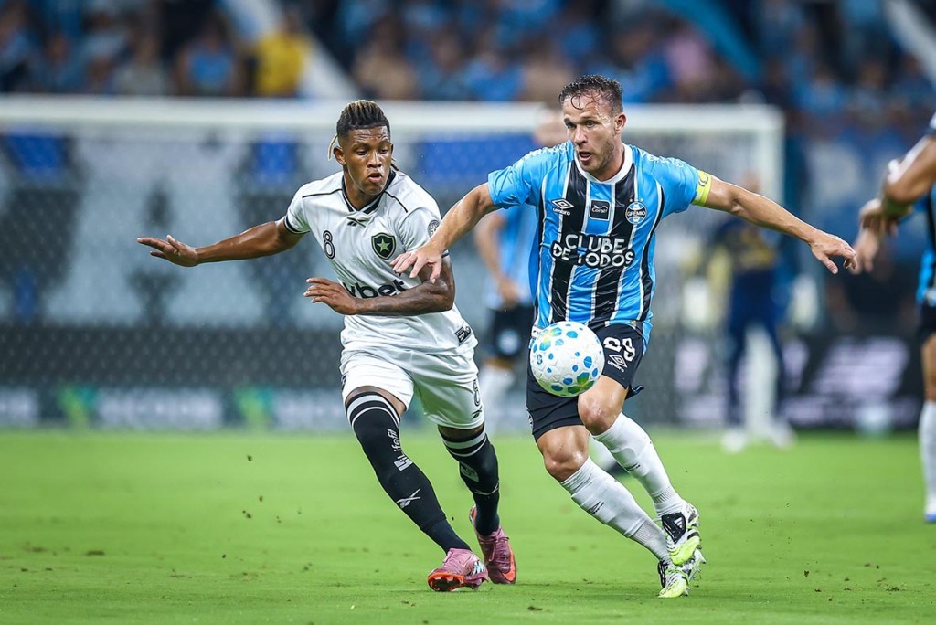 Grêmio goleia o Botafogo em jogo eletrizante no Brasileirão