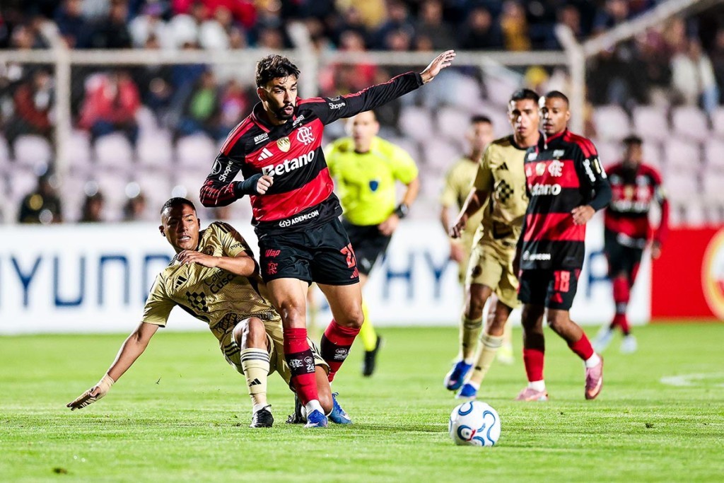 Flamengo desafia altitude e vence Cusco na abertura da Libertadores 
