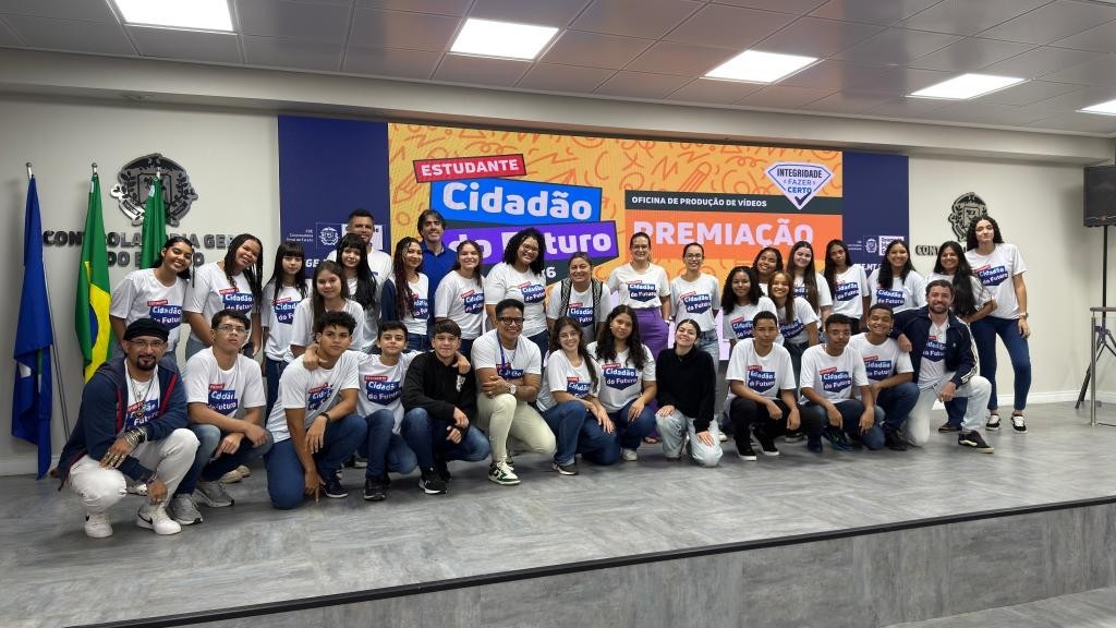 Estudantes da Rede Estadual são premiados por projetos sobre cidadania e democracia nesta segunda-feira (1º)