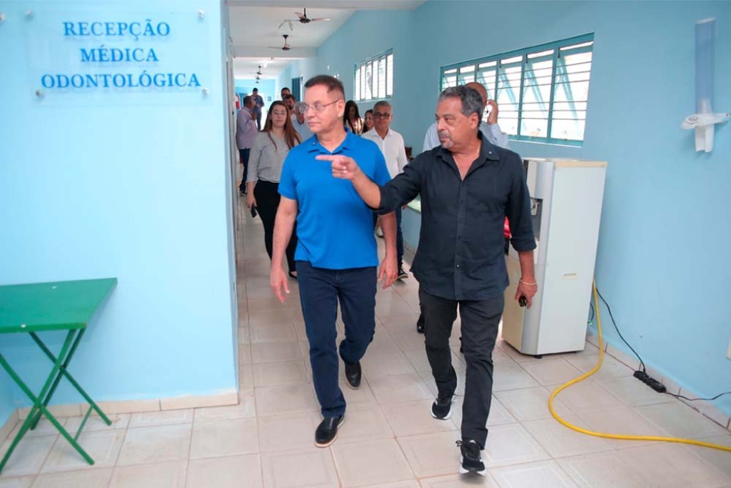 Botelho recebe demandas para reativação do Hospital Militar de MT durante visita à sede