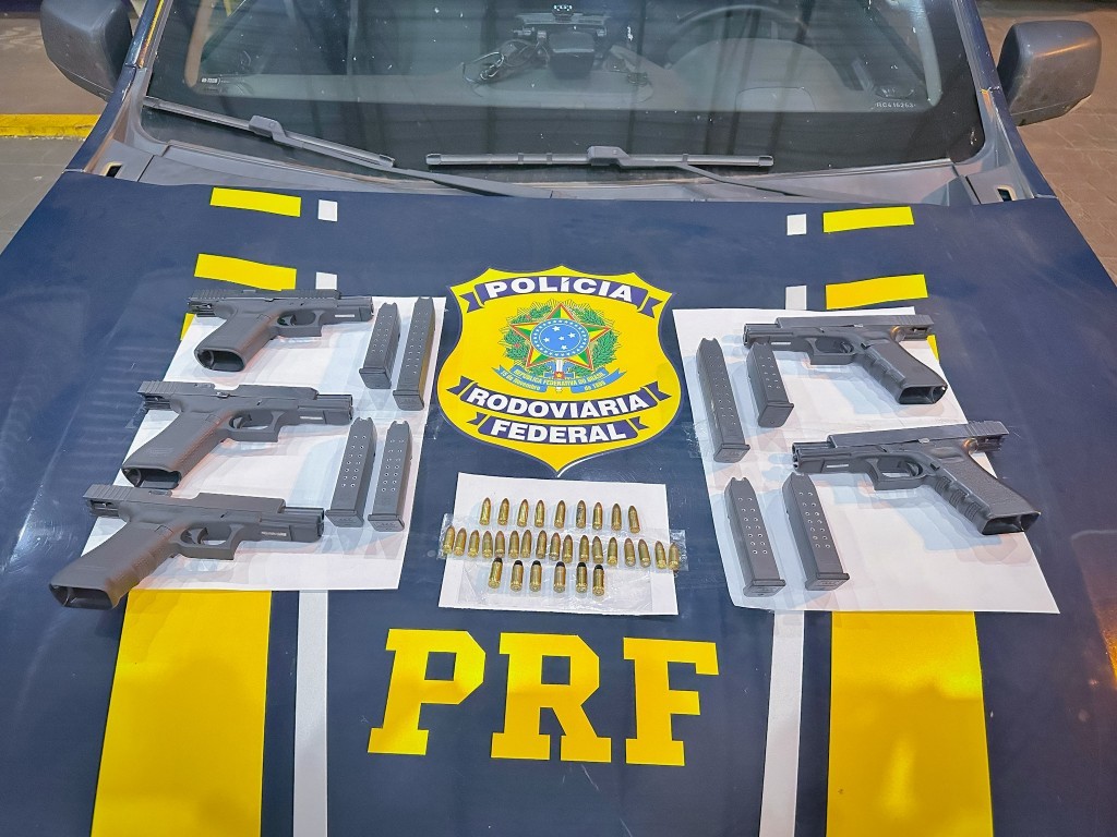 PRF apreende cinco pistolas e munições durante fiscalização a ônibus na BR-364 em Rondonópolis (MT)