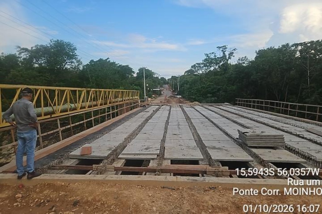 Ponte sobre o Córrego do Moinho chega a 83% de execução e entra na reta final