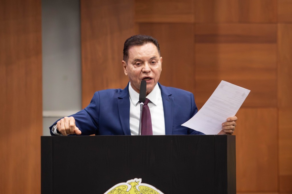 Botelho cobra transparência em contratos e concessões do Detran-MT