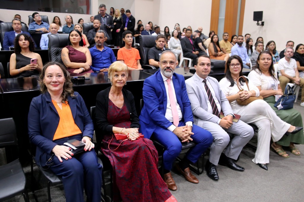 Assembleia Legislativa homenageia cidadãos que promovem justiça social