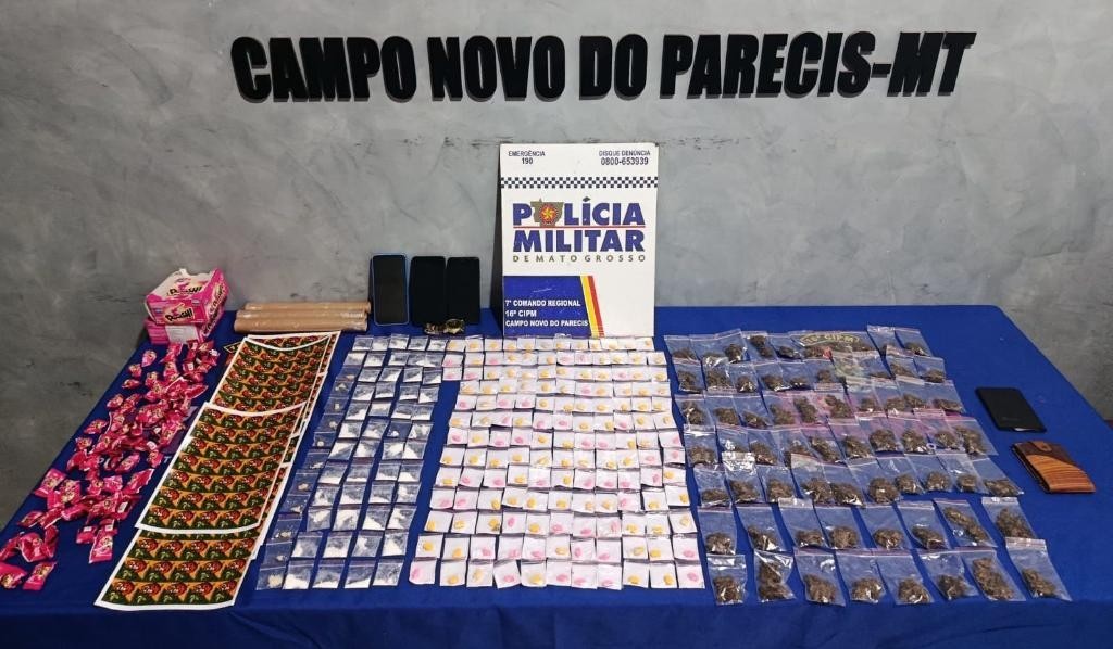 PM apreende 273 porções de entorpecentes e prende faccionados por tráfico de drogas