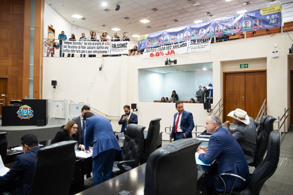 Deputados mantém veto do governo a reajuste dos servidores do TJ