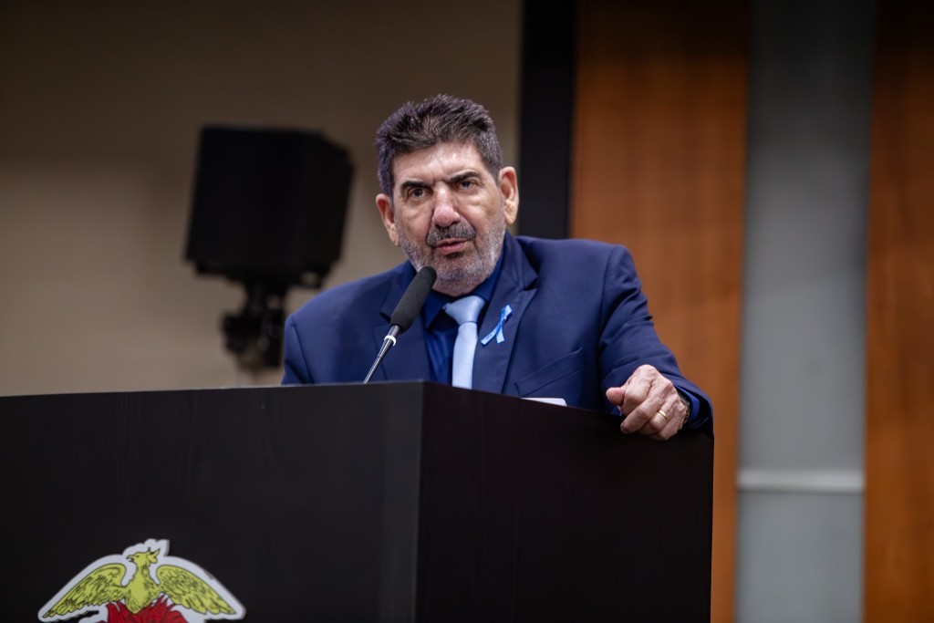 Dr. João critica falta de resposta da Secretaria de Saúde sobre projeto que nomeia alas do Hospital Central