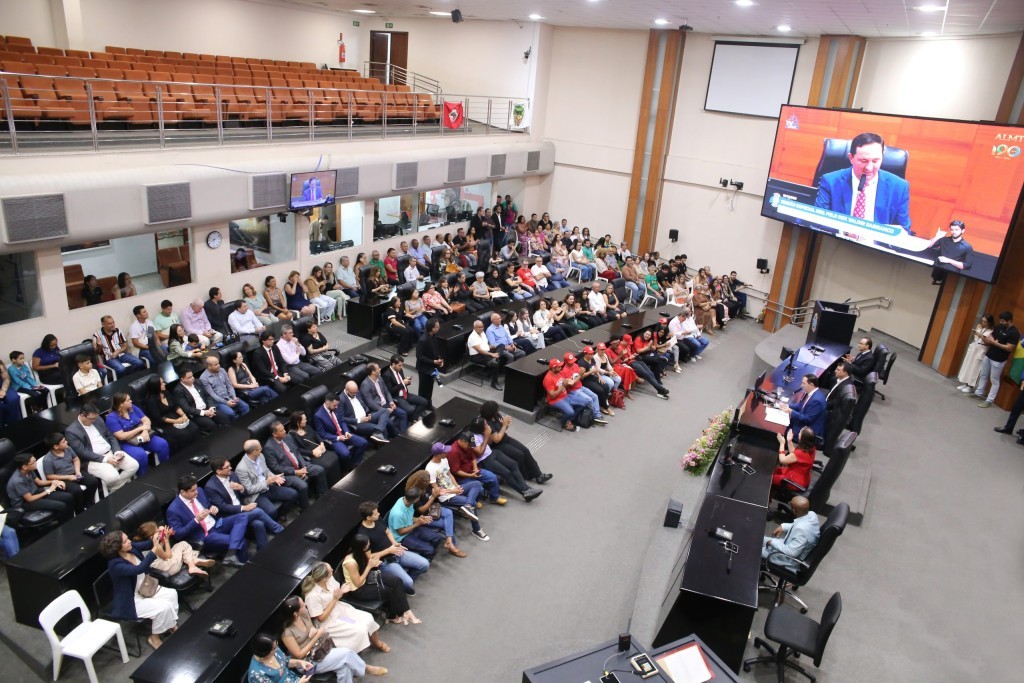 Assembleia Legislativa concede honrarias a personalidades e instituições por atuação social em MT
